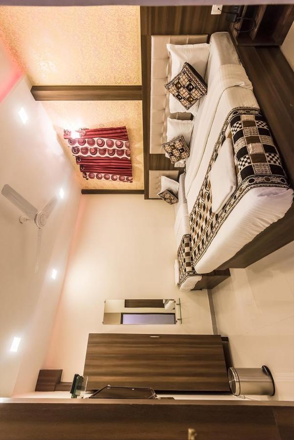 Hotel Golden Galaxy Mumbai Exteriör bild